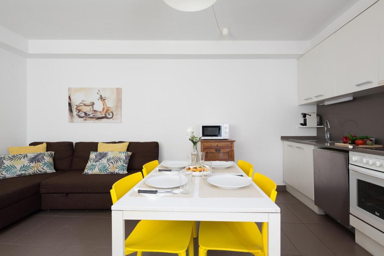 Apartamentos Cornellalux Cornellà de Llobregat Exterior foto