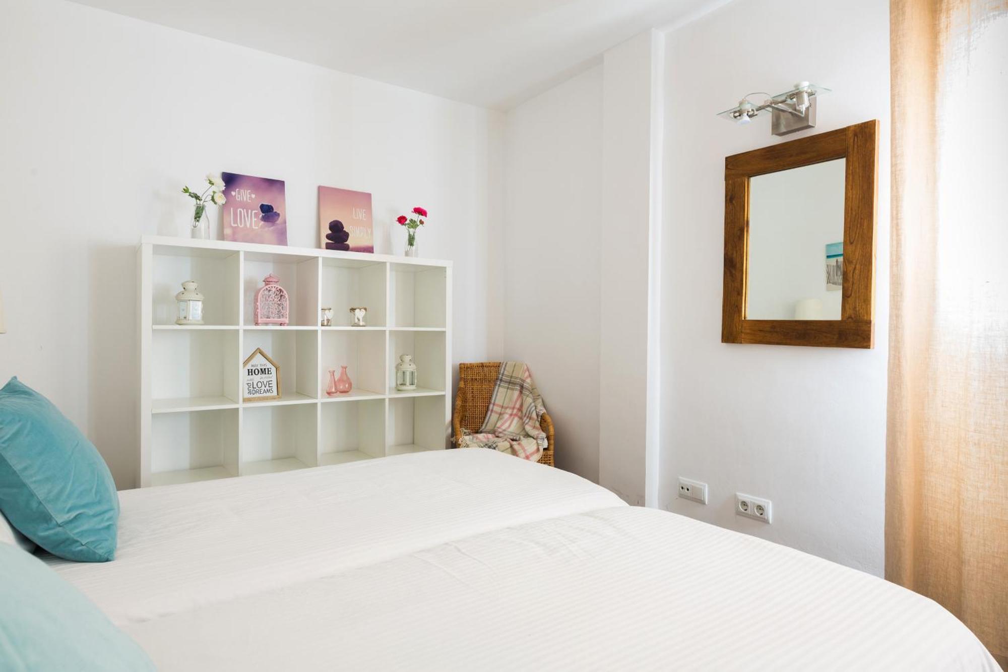 Apartamentos Cornellalux Cornellà de Llobregat Exterior foto