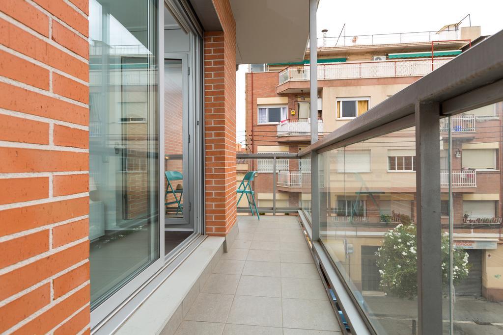 Apartamentos Cornellalux Cornellà de Llobregat Exterior foto