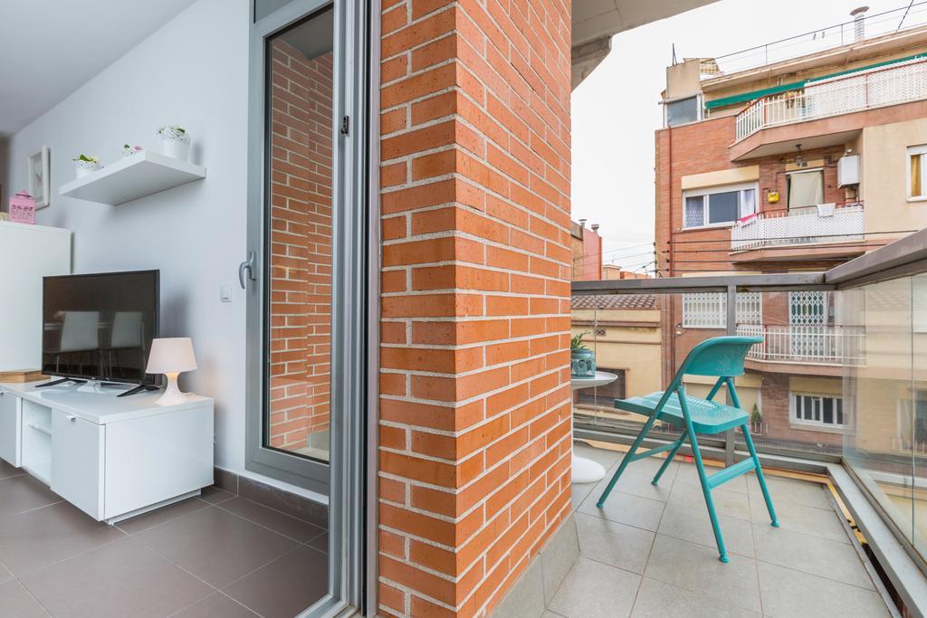 Apartamentos Cornellalux Cornellà de Llobregat Exterior foto