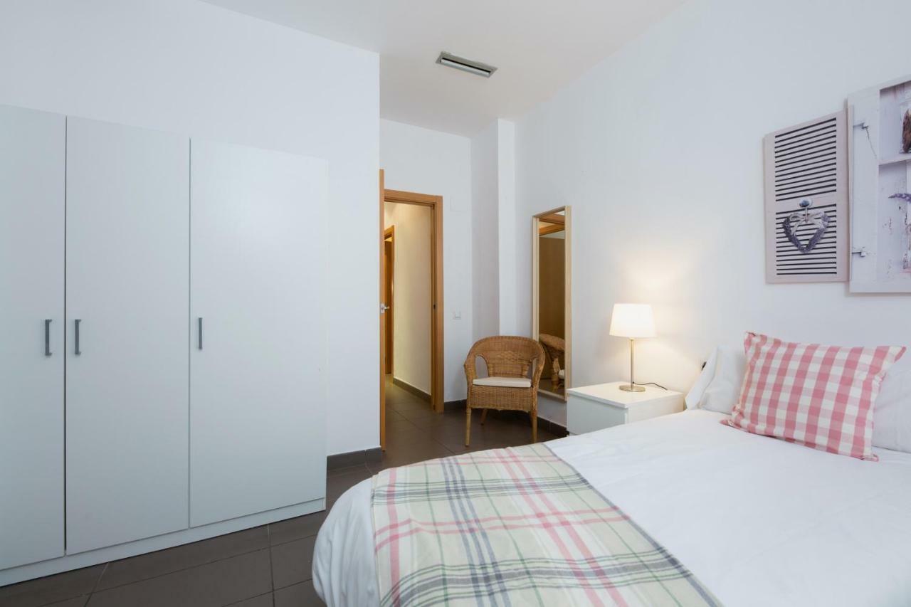 Apartamentos Cornellalux Cornellà de Llobregat Exterior foto